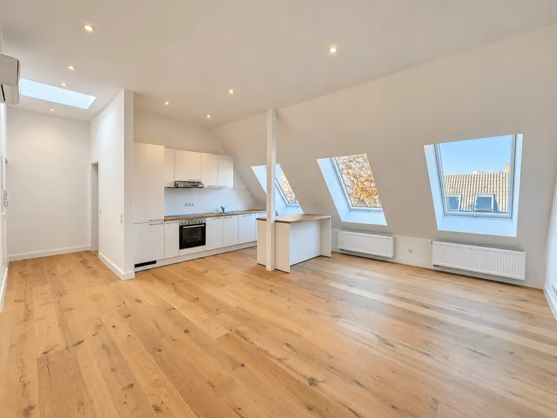 3-Zimmer-Dachgeschosswohnung mit Balkon in Berlin-Edisonstraße — photo 1